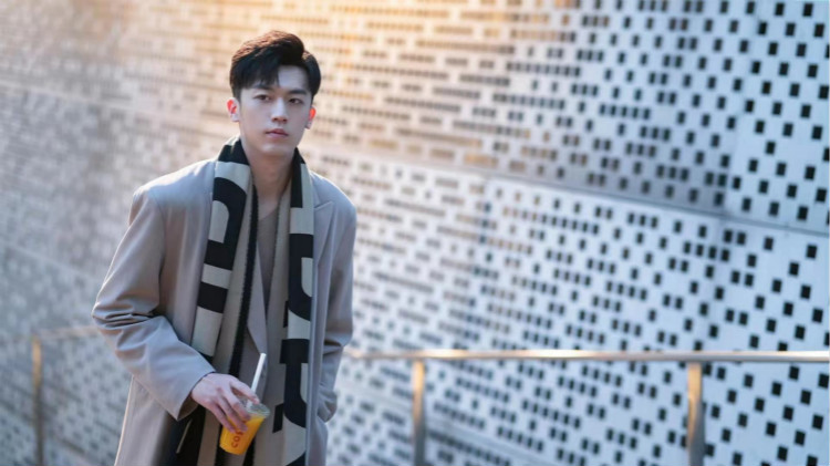 明星進(jìn)校園丨如果你在新華見到了他請(qǐng)不要驚訝！