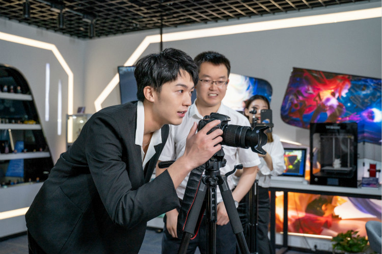 盧東旭粉絲見面會，新華影視動漫推薦官答疑時間到！