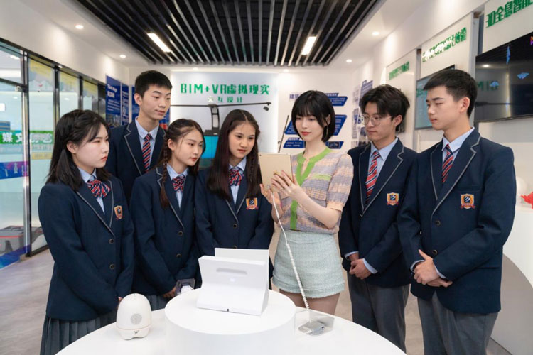 明星@擇校選專業的你，上職校我們共同推薦新華！