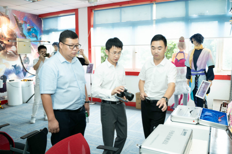 央視頻云端夏令營攜手新華電腦，開啟動漫設(shè)計小課堂！