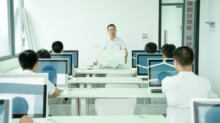 四川新華聚焦產業需求，打造高技能人才培訓基地！