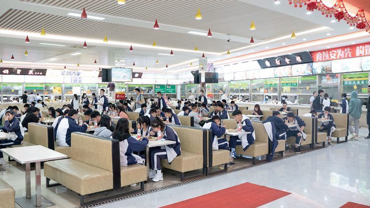 初中分流提前擇校，選擇新華實現彎道超車！