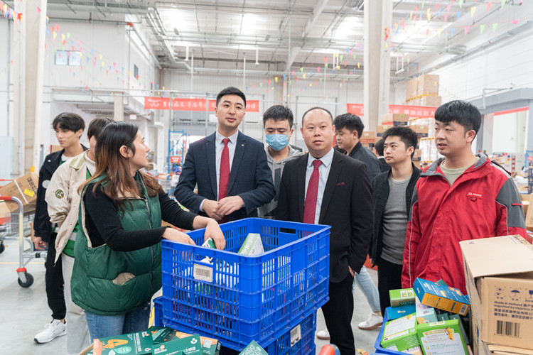 情系學(xué)子|院校領(lǐng)導(dǎo)走訪京東，看望電商實(shí)訓(xùn)學(xué)生！
