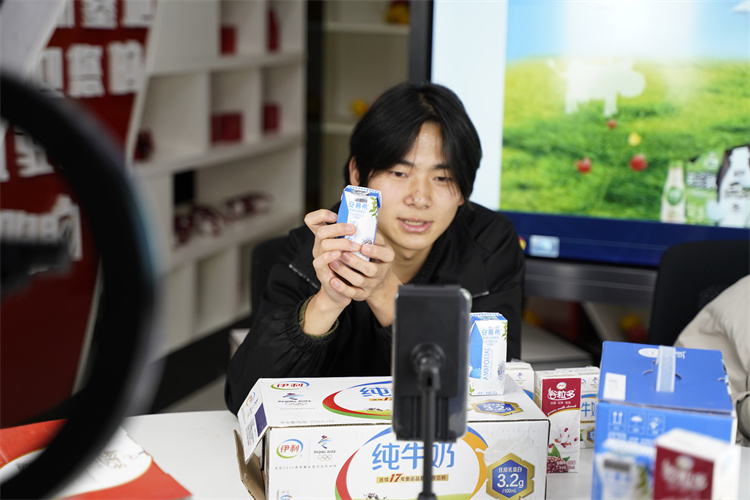 四川新華“雙十二”教育嘉年華系列活動火爆來襲?！