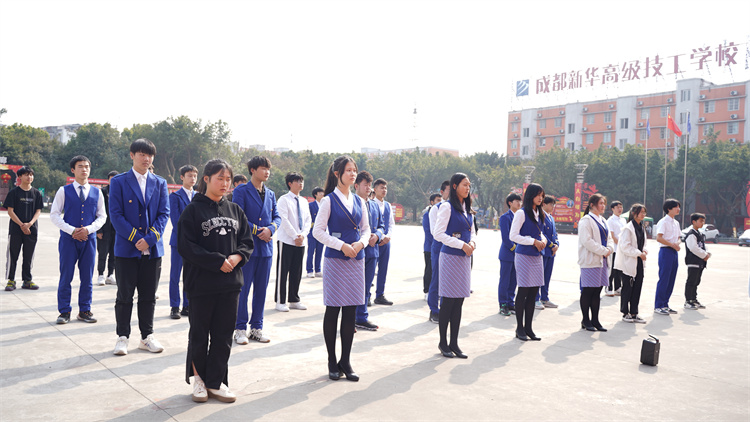 國防風采！新華國防少年不怕練！