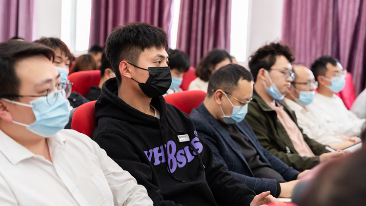 新華大講堂|加強師資力量建設，共建強校師資團隊