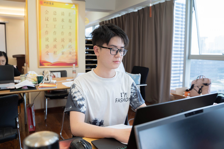 成功學子|韜厲奮發，踵事增華