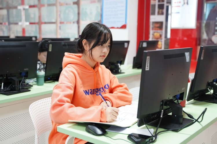 優(yōu)秀學(xué)子|京東實(shí)習(xí)再得佳績(jī)，新華學(xué)習(xí)更創(chuàng)新高