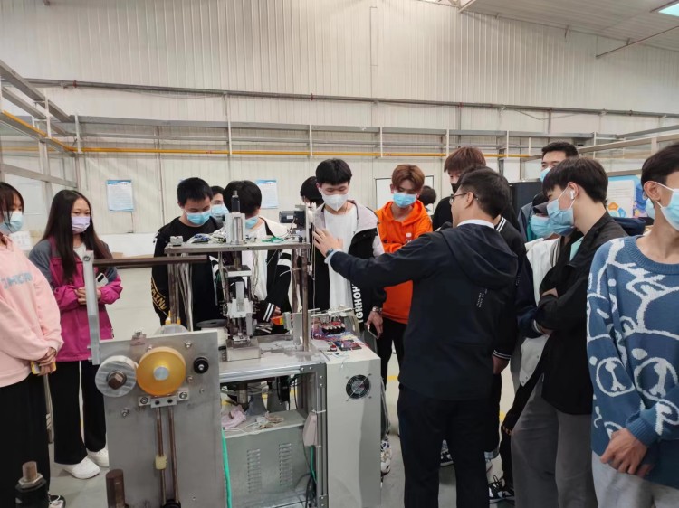 新華學(xué)子智能制造實(shí)訓(xùn)基地研學(xué)游完美收官