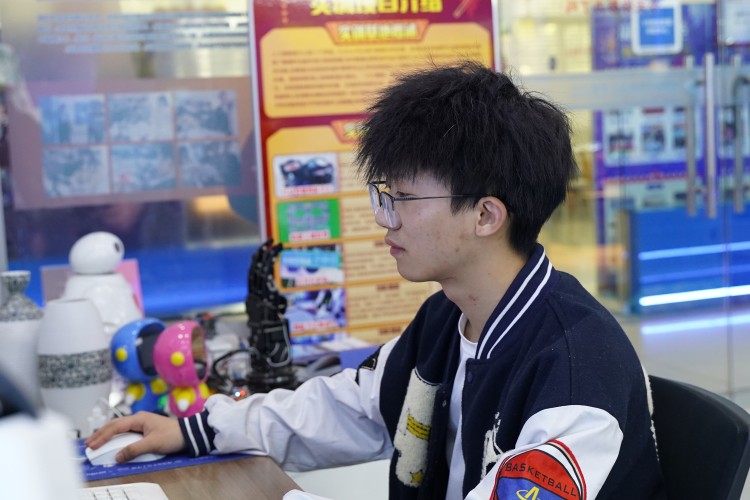 優秀學子|全新起點，再度逐夢