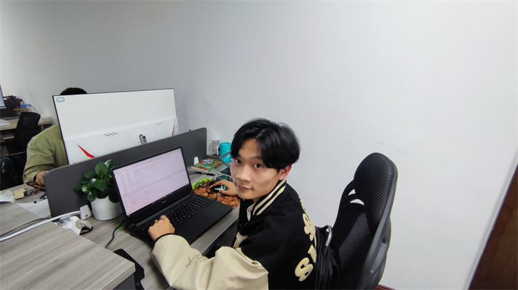 心系學(xué)子每一步，就業(yè)回訪送真情