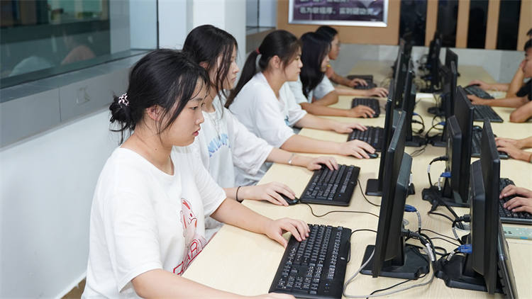 軍訓(xùn)后開學(xué)第一周，一起來看活力滿滿的大家