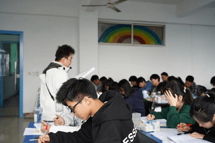 成都新華2024單招升學(xué)班開課啦！