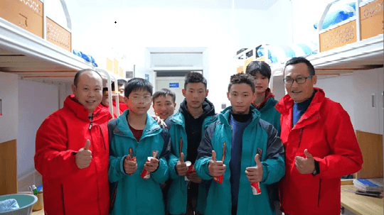 <b>成都新華2024年春季首批新生入學教育</b>