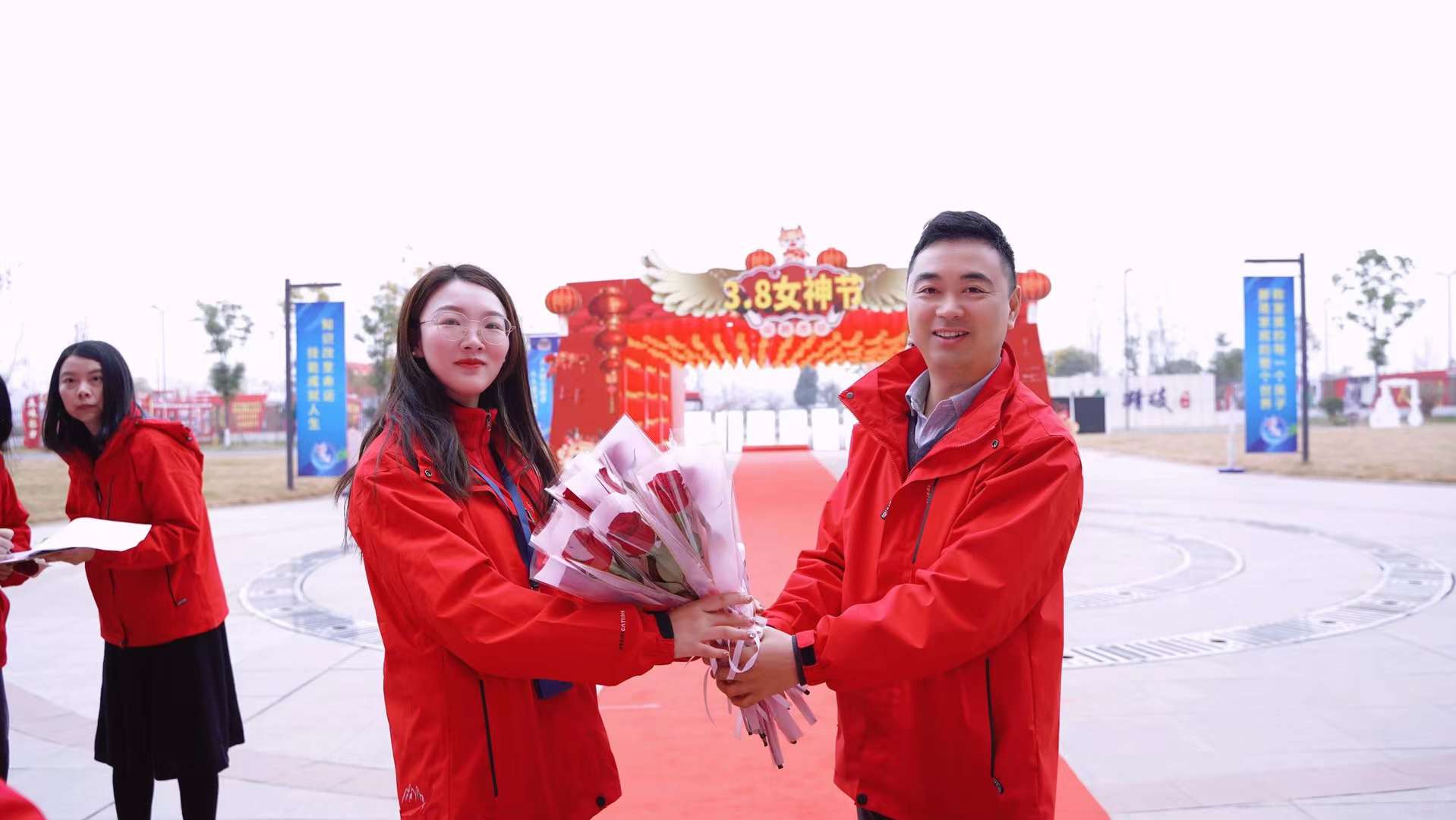 婦女節(jié)！獻給所有成都新華的女老師們