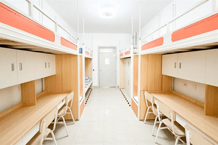 2024年成都新華秋季預科班火熱開啟！