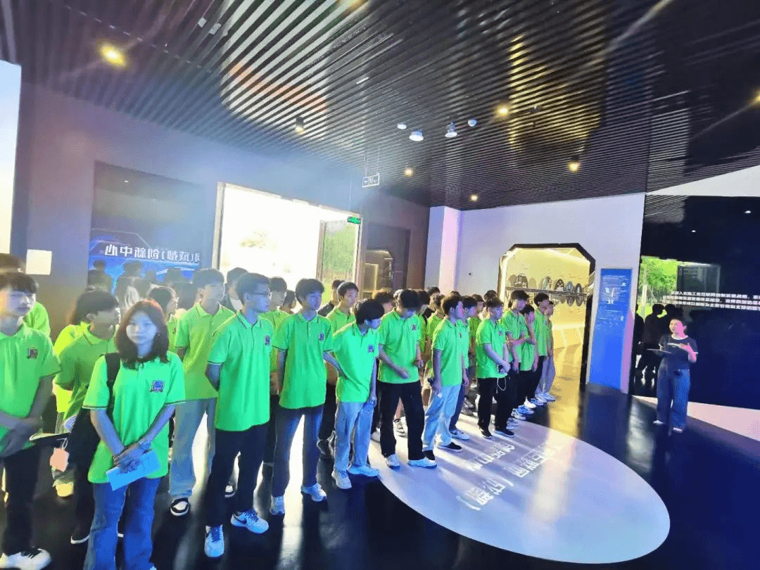 2024成都新華首批新生夏令營(yíng)活動(dòng)開營(yíng)