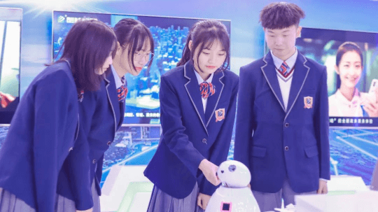 <b>2024加載99.9%，揭秘我在成都新華的成長(zhǎng)之旅</b>